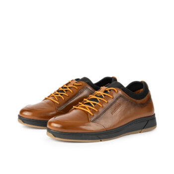 "Découvrez notre collection de chaussures homme en cuir alliant élégance et confort. Commandez dès maintenant sur D'Urbano